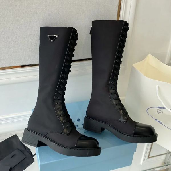 Kniehohe Designer-Damenstiefel zum Schnüren, High-Heels, All-Fashion-Stiefel, wasserdichte Plateauschuhe aus hochwertigem Rindsleder, flache Spitzenschuhe, verstellbarer Reißverschluss