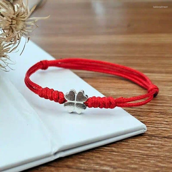 Braccialetti con ciondoli Bracciale da donna alla moda Trifoglio fortunato Bracciale intrecciato in corda rossa Corda fatta a mano per figlie e sorelle