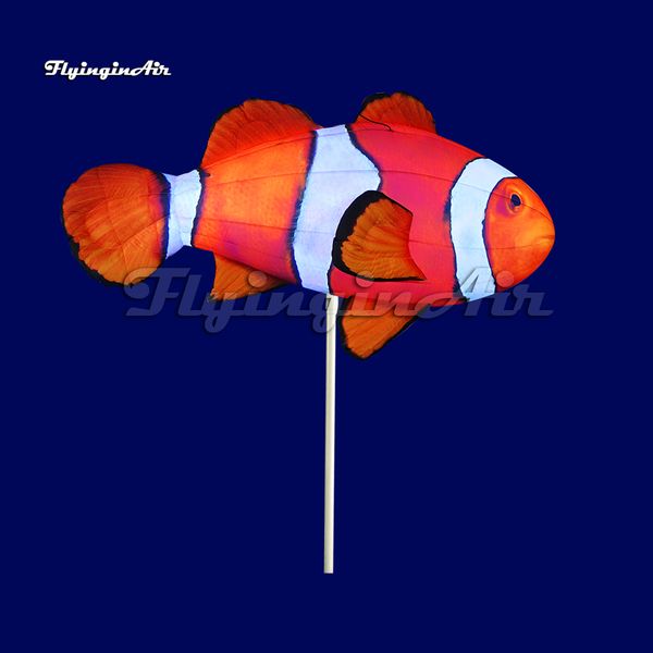 Lustiger gehender aufblasbarer Clownfisch-Marionetten-Meerestier-Ballon sprengt tropische Fische mit LED-Licht für Parade-Veranstaltung