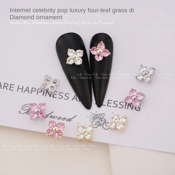 Decorazioni per nail art 10 pezzi Super Japan style Luxury Zircon Jewelry Protection Colore Four Leaf Grass Piccolo diamante all'ingrosso della fabbrica 231120