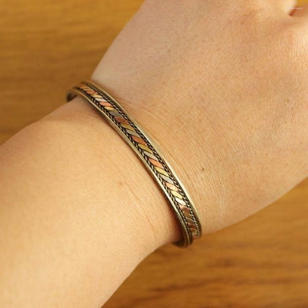 Bracciale BR063 Braccialetti sottili aperti fatti a mano in metallo di rame dei gioielli tibetani del Nepal da 7 mm