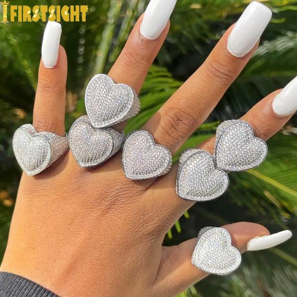 Cluster Rings Iced Out Bling Big Heart Ring Oro Argento Colore Rettangolo CZ Micro Pave Cubic Zircon Finger Hip Hop Punk Uomo Donna Gioielli 230419