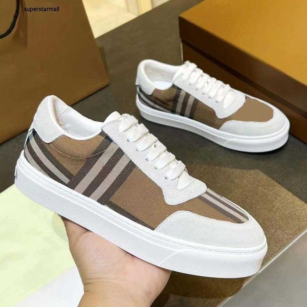 Sapato Web 2023 Wave Burberys Burberys Burberrys Burberrys Homens Mulheres Sapatos Morango Casuais Boca Tigre Tênis com Estampa de Designer Vintage Trainer