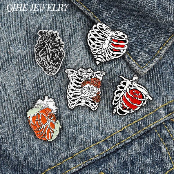 Pins Broschen Anatomischer Brustkorb Emaille Pin mit Blume Ei Maus Menschliche Anatomie Herz Abzeichen Broschen für Frauen Männer Paar Schmuck Großhandel Z0421