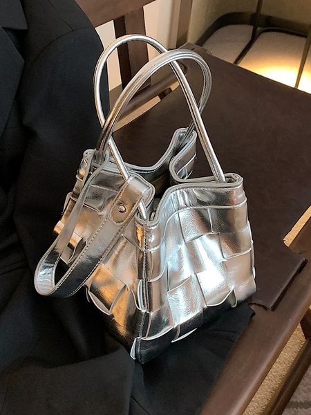 Вечерние сумки Роскошная брендовая сумка sgrade 2023 Тканая сумка для женщин Корзина-тоут Элегантный лазерный серебристый женский крест Дизайнерский 231120