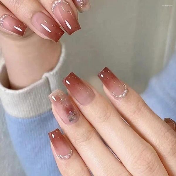 Unhas Falsas 24 Pcs Handmade Curto Ballet Ice-Clear Nude Manicure Terminado Adesivos de Unhas e Unhas Postiças.