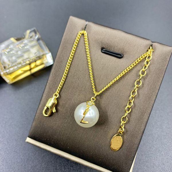 Damen-Perlenanhänger-Halskette, leichte Luxusnische 18 Karat Gold Temperament Schlüsselbeinkette Muttertagsgeschenk für Mama