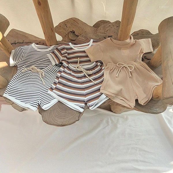 Комплекты одежды, корейская летняя одежда для маленьких мальчиков, костюмы, хлопковая футболка в рубчик, шорты, детский повседневный комплект в черно-белую полоску
