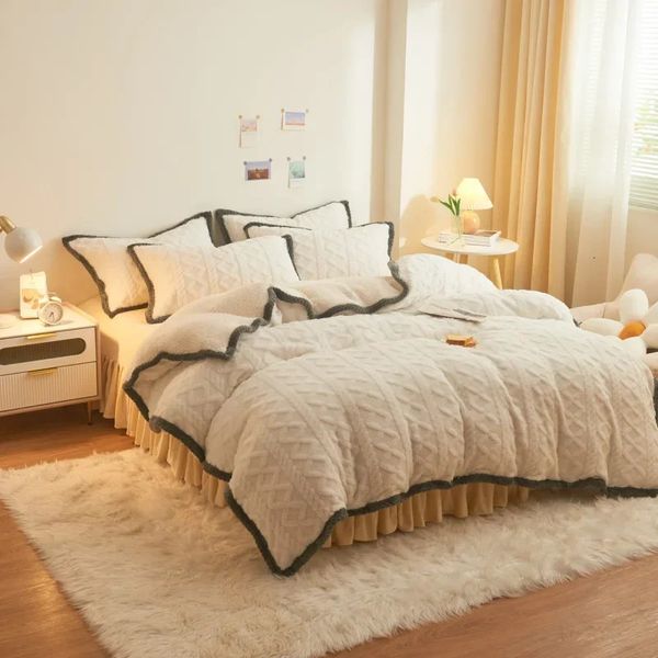 Set di biancheria da letto Copripiumino caldo invernale Copripiumino Queen King Twin Bed Agnello Copripiumino in velluto di cashmere Biancheria da letto Copripiumino in pile di corallo tinta unita Grigio 231120