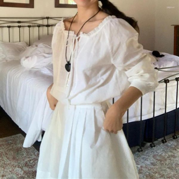 Kadın Bluzları 2023 Bahar Kadınlar Mini Etek Dantel Boyun Çizili Düğmesi Süslenmiş Uzun Kollu Gömlek