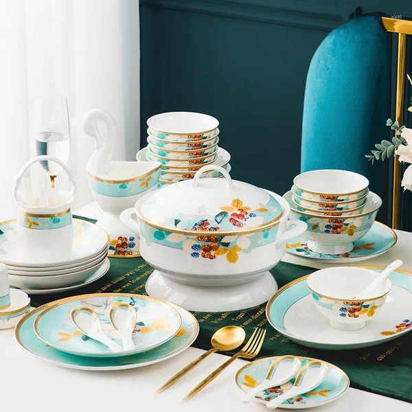 Conjuntos de louça Conjunto de utensílios de mesa doméstico minimalista borda dourada jingdezhen osso china cerâmica tigela e placa combinação cozinha