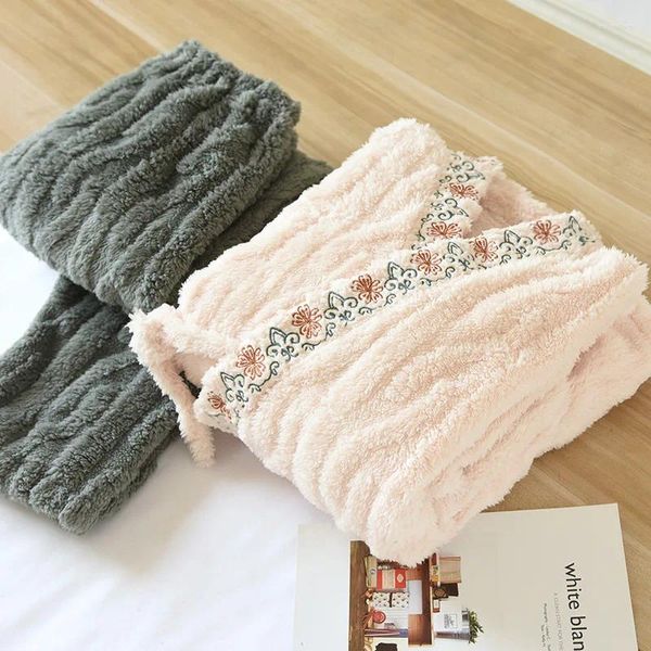 Pijamas femininos flanela espessamento quente inverno pijamas conjunto senhoras pijamas bordados com decote em v calças casa wear