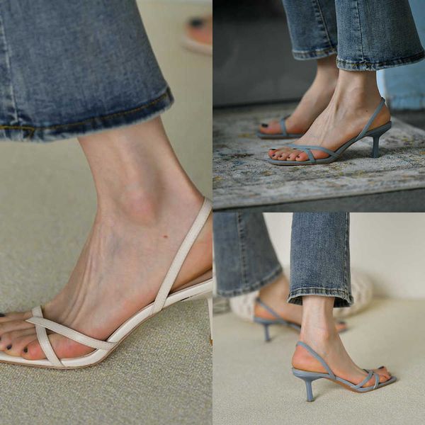 Sandalet Kadınlar Sandalet Dar Bant Düz Renk All-Match Arka Kayış Bayanlar Yüksek Topuk Sandal Roma Mavi Beyaz Klasik Retro Kadın Ayakkabı 230322