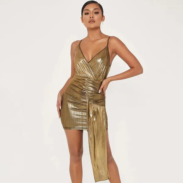 Casual Kleider BKLD 2023 Sommer Mode Gold Sexy Backless Metallic Kleid Damen V-ausschnitt Spaghetti Strap Bodycon Weihnachten Kurze Mini Wrap