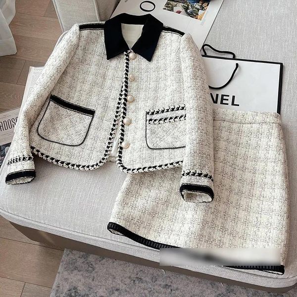 Abiti da lavoro eleganti francesi 2 pezzi gonne Set donna casual giacca vintage cappotti mini gonna ufficio signora 2023 inverno vestito di moda coreana