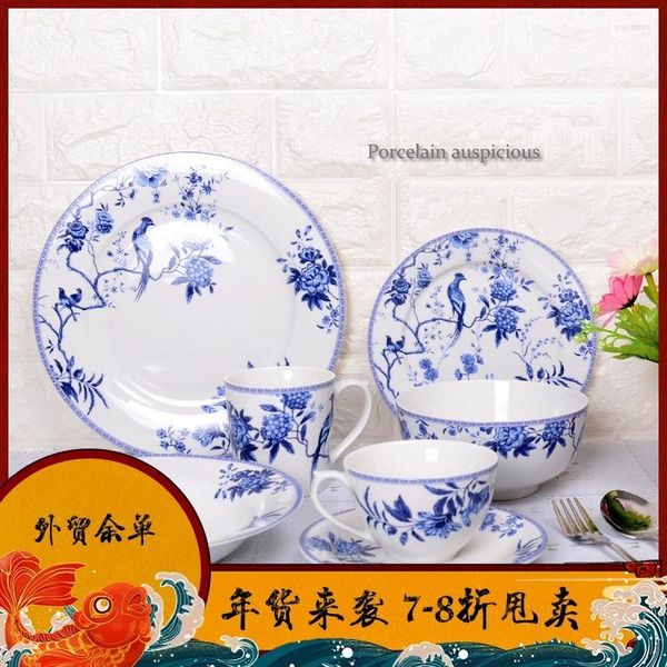 Set di stoviglie Piatti occidentali Cucina Matrimonio Porcellana britannica blu e bianca Fiori Uccelli Decorazioni Piatti Ciotole Tazze