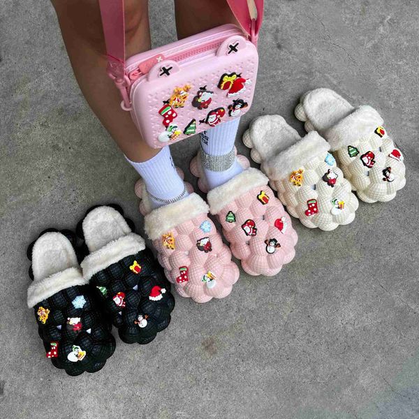 Sandalet Kadınlar Kış Sıcak Pamuk Kabarcık Slaytları Noel Takıları Kızın Lüks Tasarımcı Çanta Masaj Terlikleri Sıcak 230417