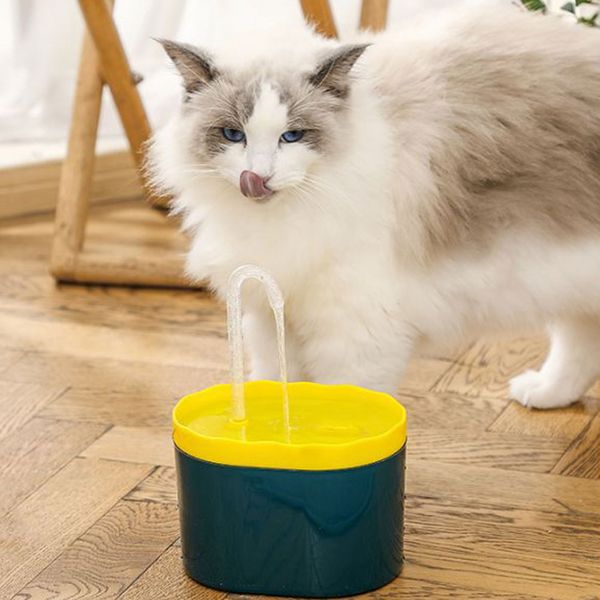 Fontana per gatti, distributore automatico di acqua per cani con fontana per animali domestici da 2 litri, pompa ultra silenziosa per gatti, cani, animali domestici multipli