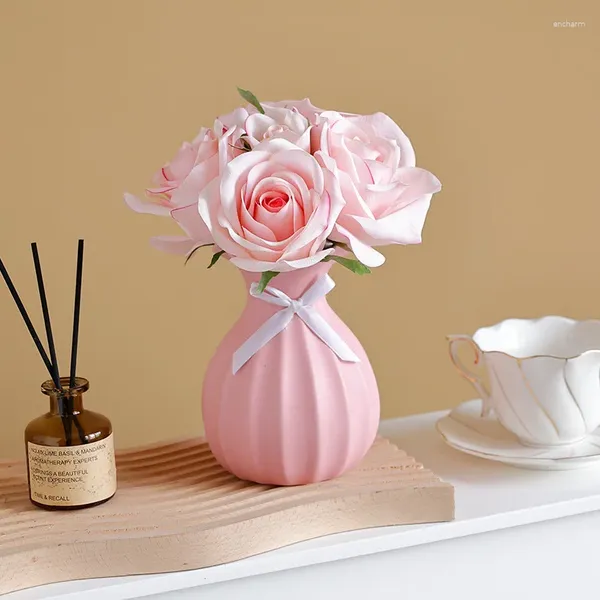 Fiori decorativi Fiore artificiale Sensazione idratante Bouquet di rose Matrimonio Sposa che tiene la casa El Tavolo da pranzo Decorazione di rose coreane