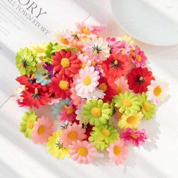 Dekorative Blumen 100PC 4CM Mini Seide Gänseblümchen Künstliche Party Hochzeit Hause Dekoration Weihnachten Kranz Gefälschte Sonnenblume Er