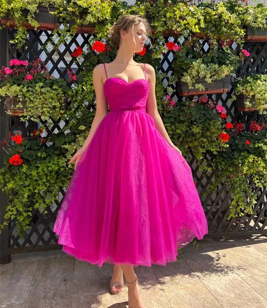 Fuchsia-Abschlussballkleider, Rüschen, Spaghettiträger, Tee-Länge, Tüll, Übergröße, für formelle Anlässe, Abendparty-Kleid HD1010