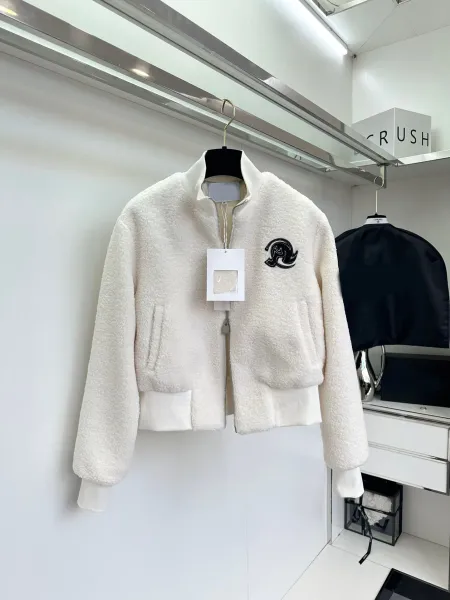 2024 nuova moda inverno carino 2 colori sciolto collo alto cappotto donna zip manica lunga giacca calda in pelliccia con cappuccio Streetwear