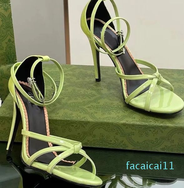 Perfeito agradável sandálias femininas com tiras sapatos de couro patente vestido de festa senhora salto alto tornozelo-cinta gladiador sandalias, com caixa
