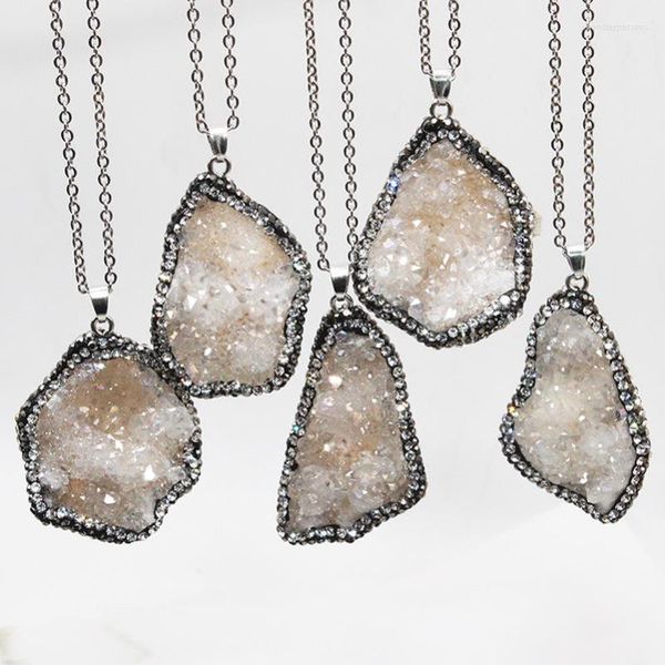Colares de pingentes de cluster druzado com colar de cristal de colar de cristal brilhante Charme de quartzo cru natural DIY