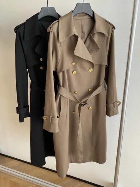 Trench da donna 2023 Autunno/Inverno Twill di lana Risvolto con colletto con sigillo in metallo Gancio sulla spalla Badge Fibbia Antivento Giacca a vento Donna