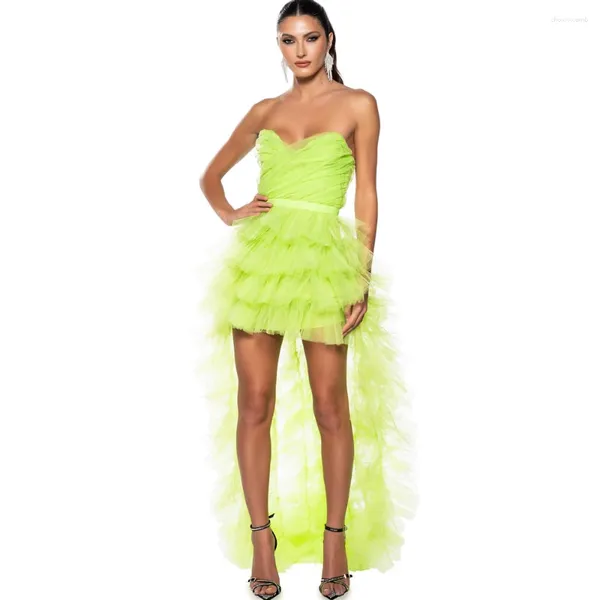 Lässige Kleider Hübsches grünes Tüll-High-Low-Kleid Schatz abgestuftes Mesh-formales Party-Kurzschluss-Abschlussballkleid Vestidos de Gala Mujer nach Maß