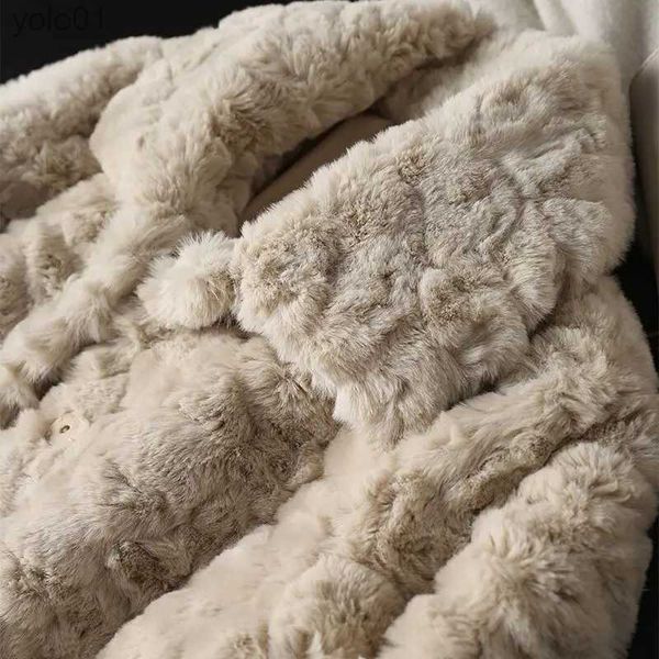 Pelliccia sintetica delle donne Autunno Inverno Nuovo 2023 coreano cappotto di lana di agnello da donna corto ispessito pelliccia imitazione gioventù Rex capelli di coniglio giaccheL231120