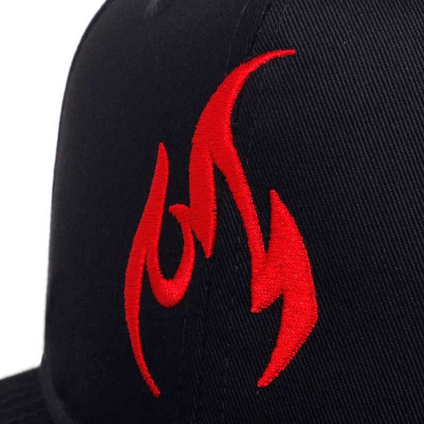 Caps de bola New Flame Borderyer Baseball Cap Ajusta Algodão Snapback Hat Men Mulheres Moda Hip Hop Caps Chapéus de caminhão Caps Casuais Casuais J230421