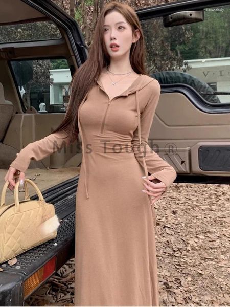 Vestidos casuais inverno francês vintage uma peça vestido mulheres com capuz retro streetwear elegante midi feminino moda coreana 2023