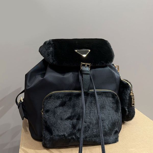 Designer de inverno lã de cordeiro mochila bolsa bolsa moda triângulo decoração ombro crossbody sacos de alta qualidade mulheres embreagem string balde saco com bolsa carteira