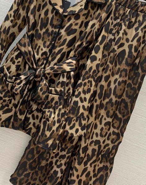 Calças femininas de duas peças leopardo impressão pijamas rendas túnica lapelas mangas compridas cintura elástica calças perna reta conjunto
