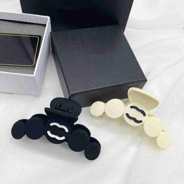 Copricapo Accessori per capelli Designer Nero opaco Cinque anelli Forcina per squalo Clip Copricapo Fascia per capelli Beige Clip viola Grandi gioielli dolci di alta qualità 5C79