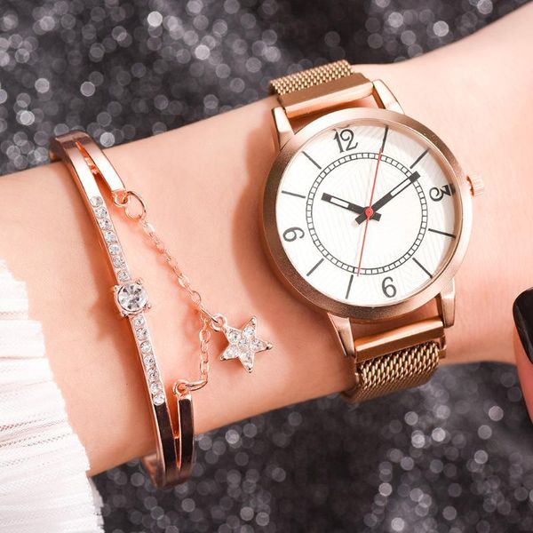 Armbanduhren Mode klein und zart europäische Schönheit einfache lässige Armbanduhr Anzug Damen Quarz Handgelenk Set