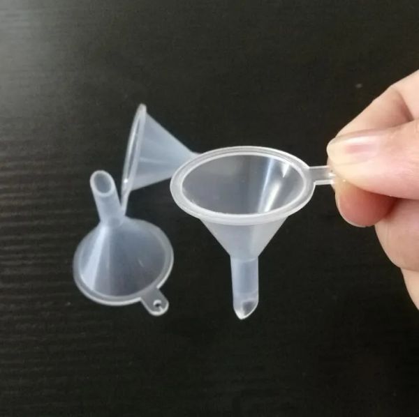 Imbuto in plastica di qualità da cucina Mini trasparente piccolo profumo di olio essenziale bottiglia vuota liquido in silicone rosa blu imbuti di riempimento strumenti da bar