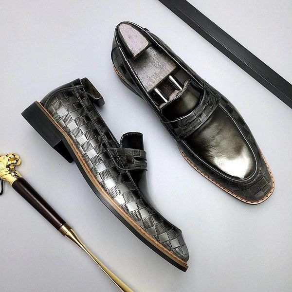 Sapatos sociais masculinos formais de couro brilhante boutique slip-on sapato