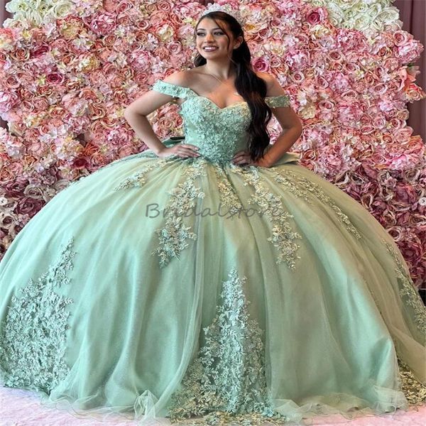 Пятнадцать шалфейных зеленых платьев Quinceanera с открытыми плечами. Пышные платья Vestidos de 15 Anos Quinceanera. Аппликации. Кружевной корсет. Вечеринка по случаю дня рождения. Платье Sweet 16. ogstuff 2024.