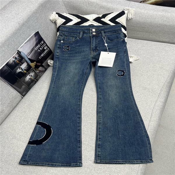 24SS FW Kadın Tasarımcı Kot Pantolon Mektubu İşlemeli Kızlar Pamuk Vintage Yüksek Son Pist Marka Kovboy Sıradan Siyah Denim Uzun Parlama Trouser