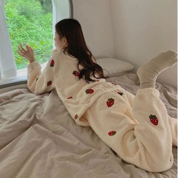 Kadın pijama kadınları pijama setleri şık kawaii basit çilek kore tarzı şık gevşek kadınlar rahat tatlı o yaka ev kıyafeti yumuşak sıcak slewear 231122