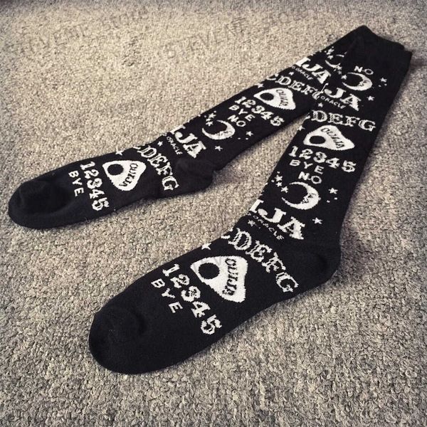 Herrensocken Neue Harajuku schwarz Cartoon Mode Hip Hop Sport coole Männer Frauen Straße Skateboard Paar Baumwollsocken Persönlichkeit Kniestrümpfe T231122