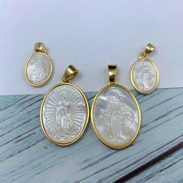 Collane con ciondolo Collana ovale Vergine Maria Guadalupe Pendenti con perle naturali MOP Ciondoli conchiglia per donne Gioielli religiosi che creano accessori