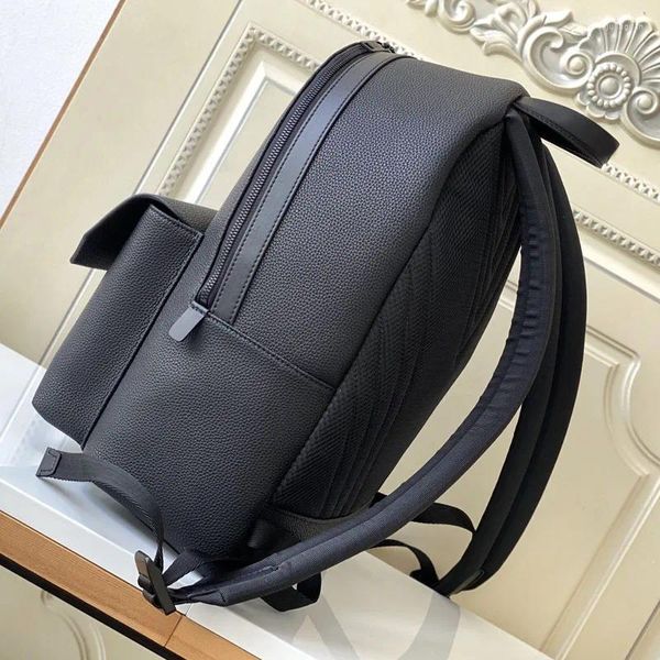 Sacs d'école 2023 Choix de tendance innovant avec un tempérament élégant et le sac avant à clapet souple en cuir de veau est parfait pour les voyages du week-end