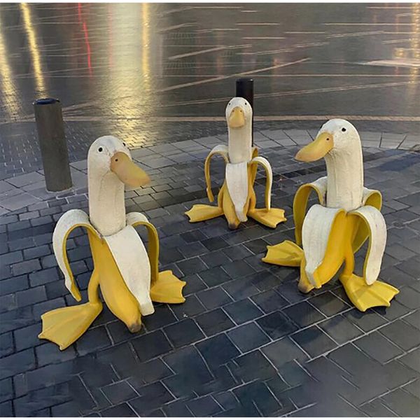 Garden Decorations Art Whimsical Peeled Banana Duck Yard Vintage ing Home Statues Crafts Creative Sculptures 230422