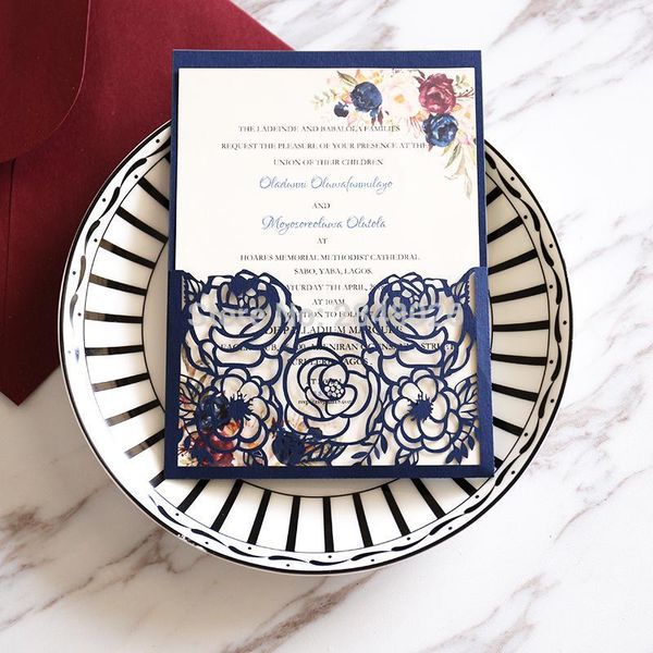 Grußkarten Personalisierte Marsala Blumenhochzeits-Einladung Lasergeschnittene kundenspezifische Einladungen Elegante Marine Invitation1