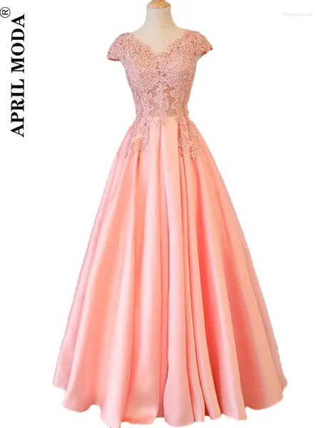 Lässige Kleider 2023 Wunderschöne rosa lange Spitze Applikationen solide Abend V-Ausschnitt Kurzarm Plissee Sommer Abendkleid Zeremonie Partykleid