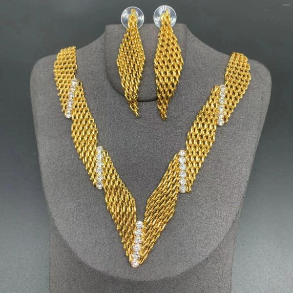 Halskette Ohrringe Set Europa und die Vereinigten Staaten Einfaches reines Kupfer Hauptgesicht „V“-förmig kann immer noch pendeln