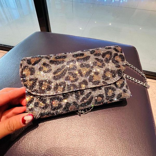 Borse da sera Borsa da donna di lusso con diamanti pieni di leopardo 2023 Mini borsa a tracolla con catena Bling per cellulare